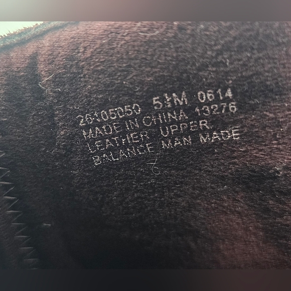 Clarks Collection Women's Burgandy Suede Wedge Heel Ankle Boot Size 5.5M - Picture 14 of 15